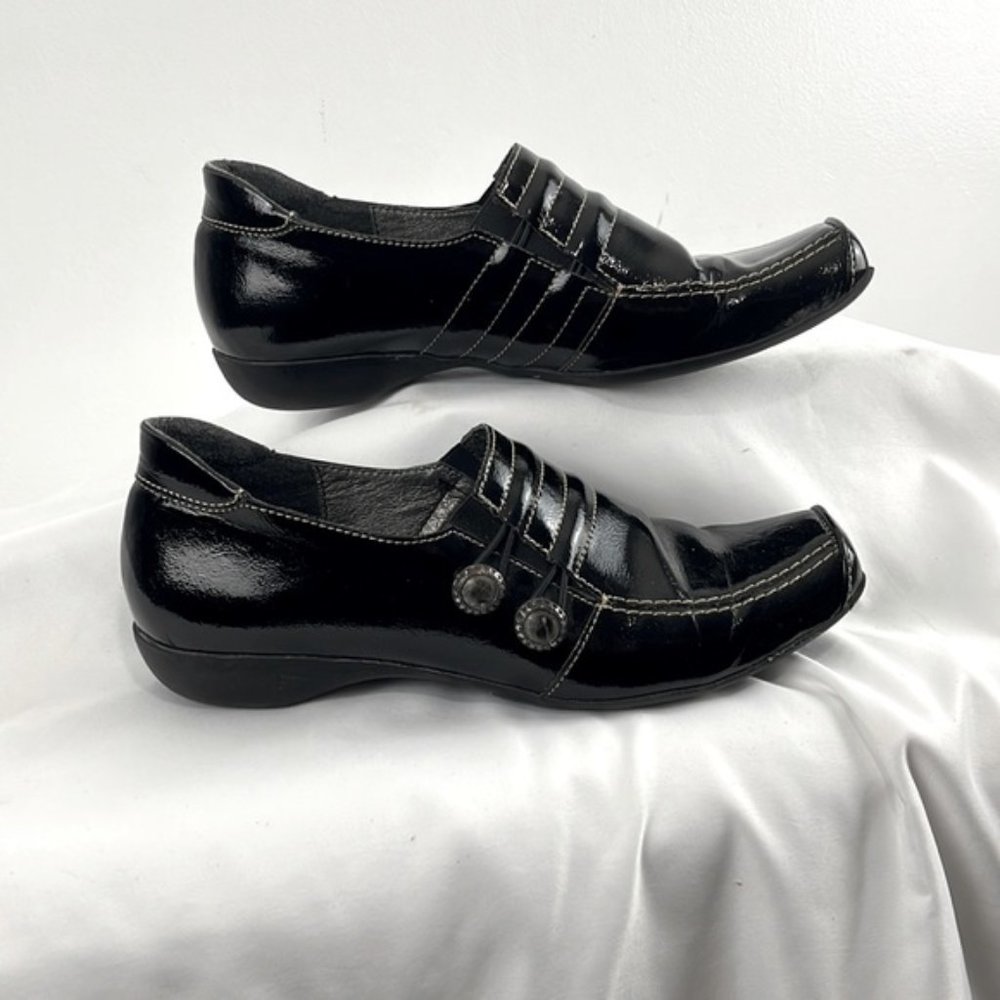 Un Tour en Ville Black Patent Leather Slip-On Flats